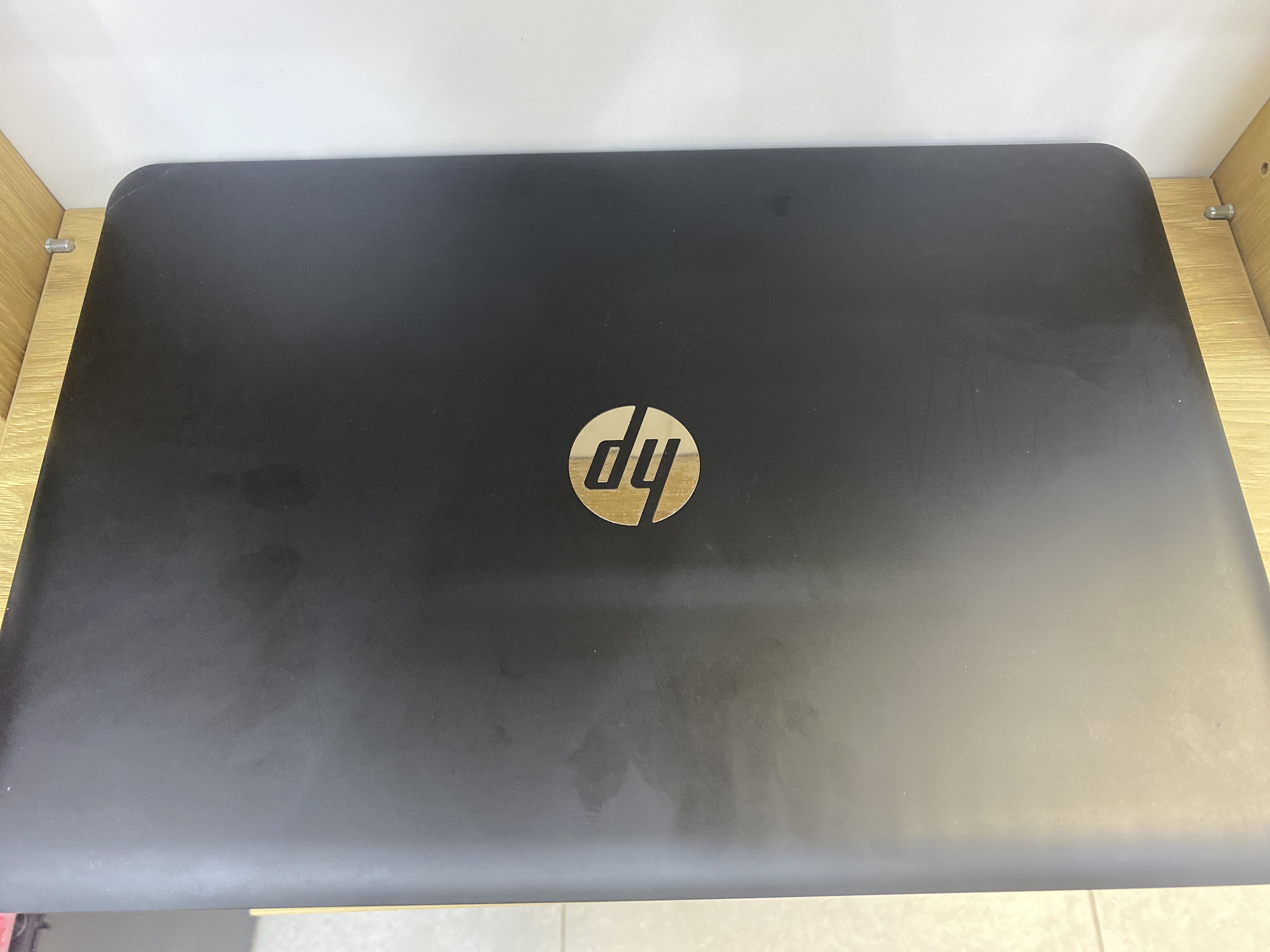 HP Pavilion pri prijatí na diagnostiku hluku a teplôt.