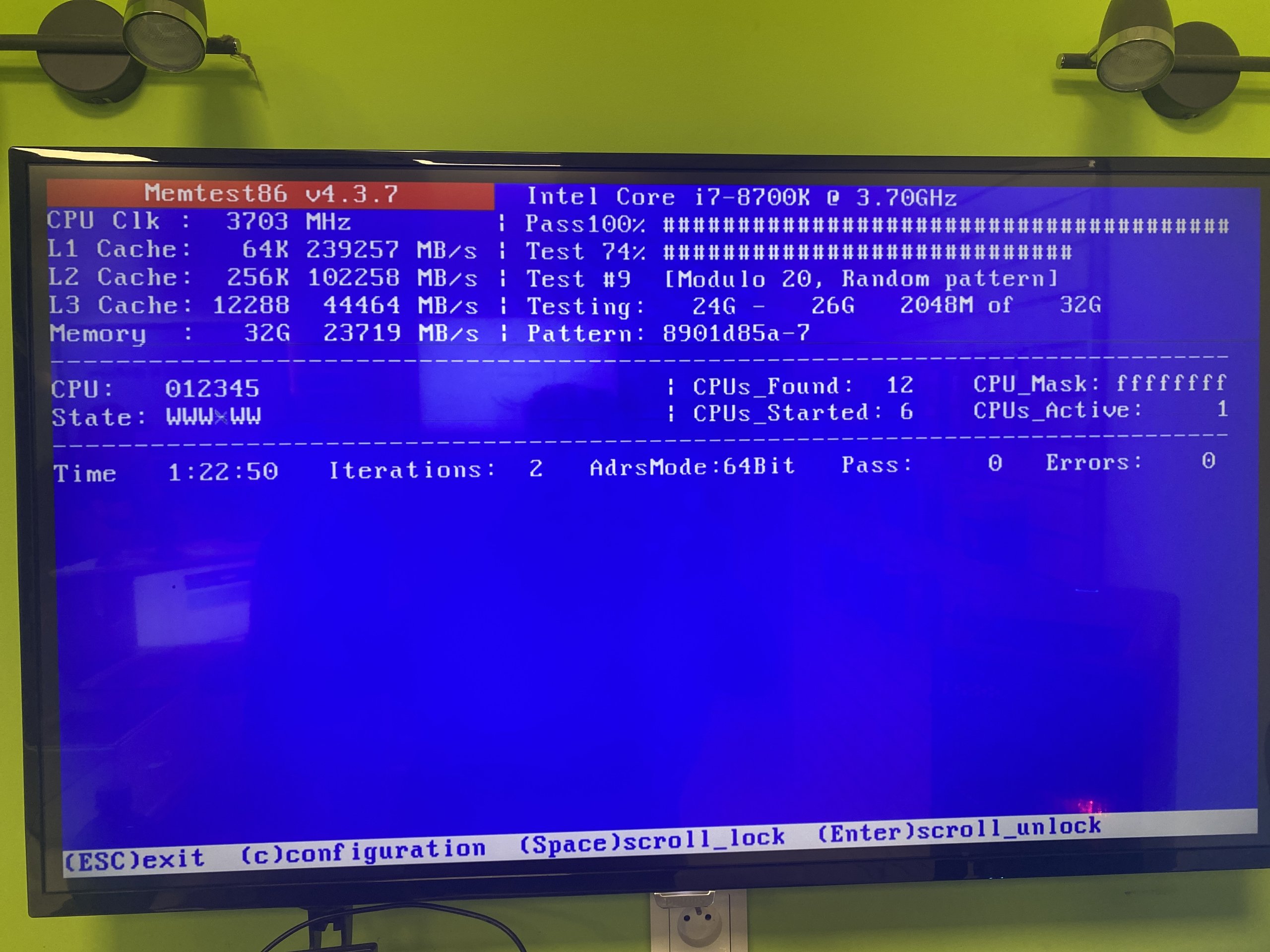 MemTest86 pri kontrole 32 GB operačnej pamäte skončil s 0 chybami.