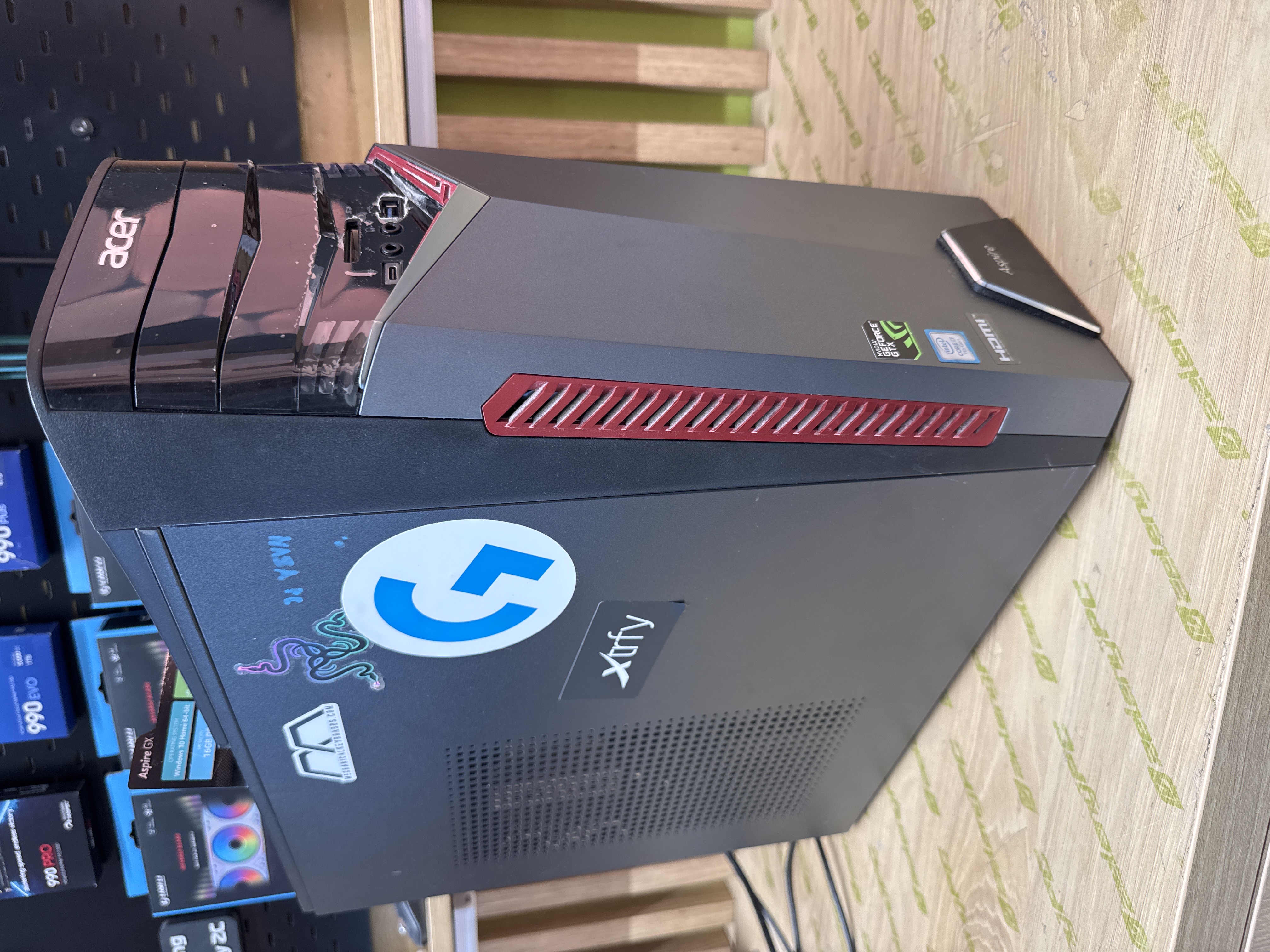 Počítač Acer Aspire GX-781 pred servisom.