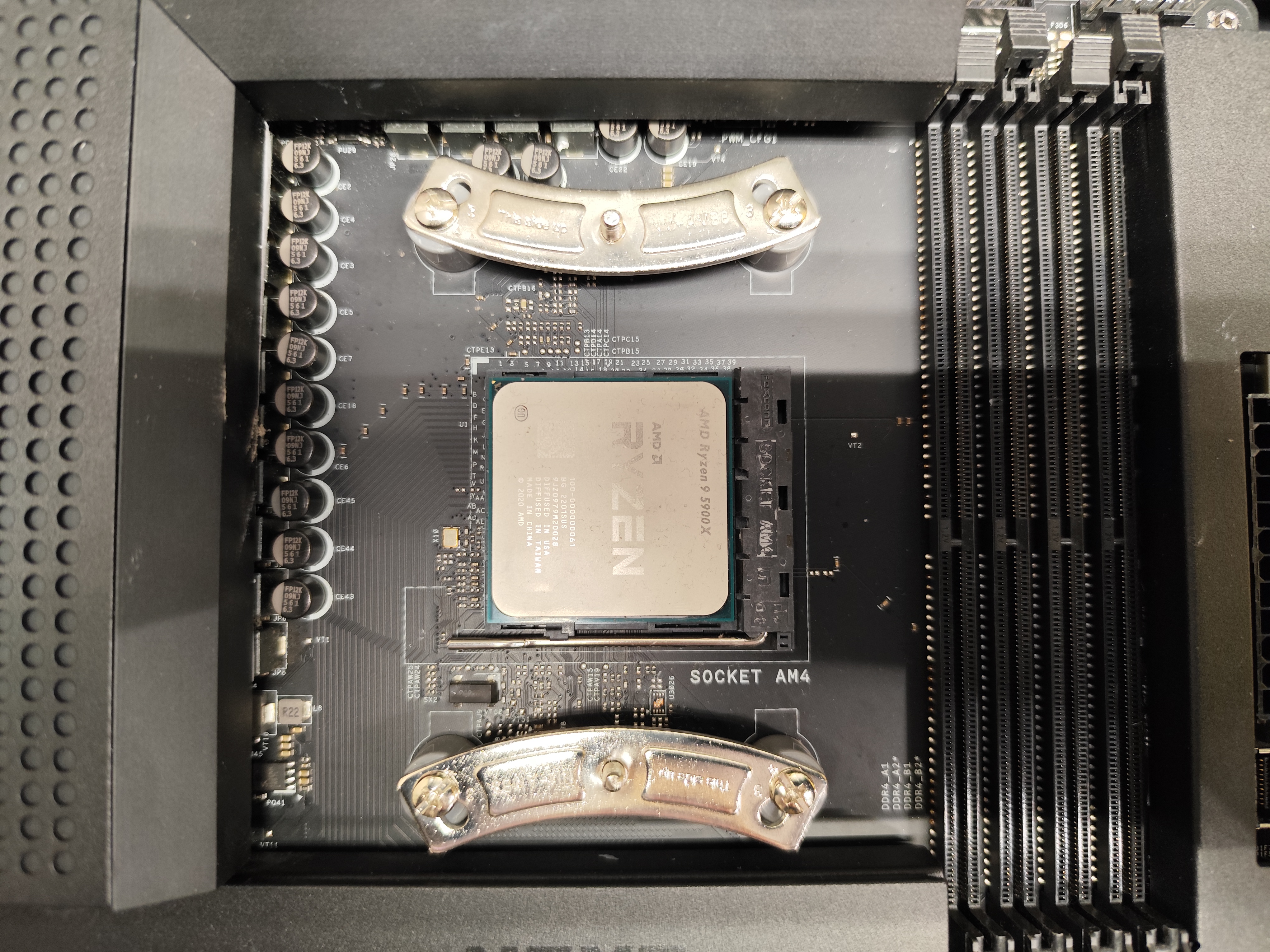 Kontrola procesora AMD Ryzen 9 5900X v pätici AM4