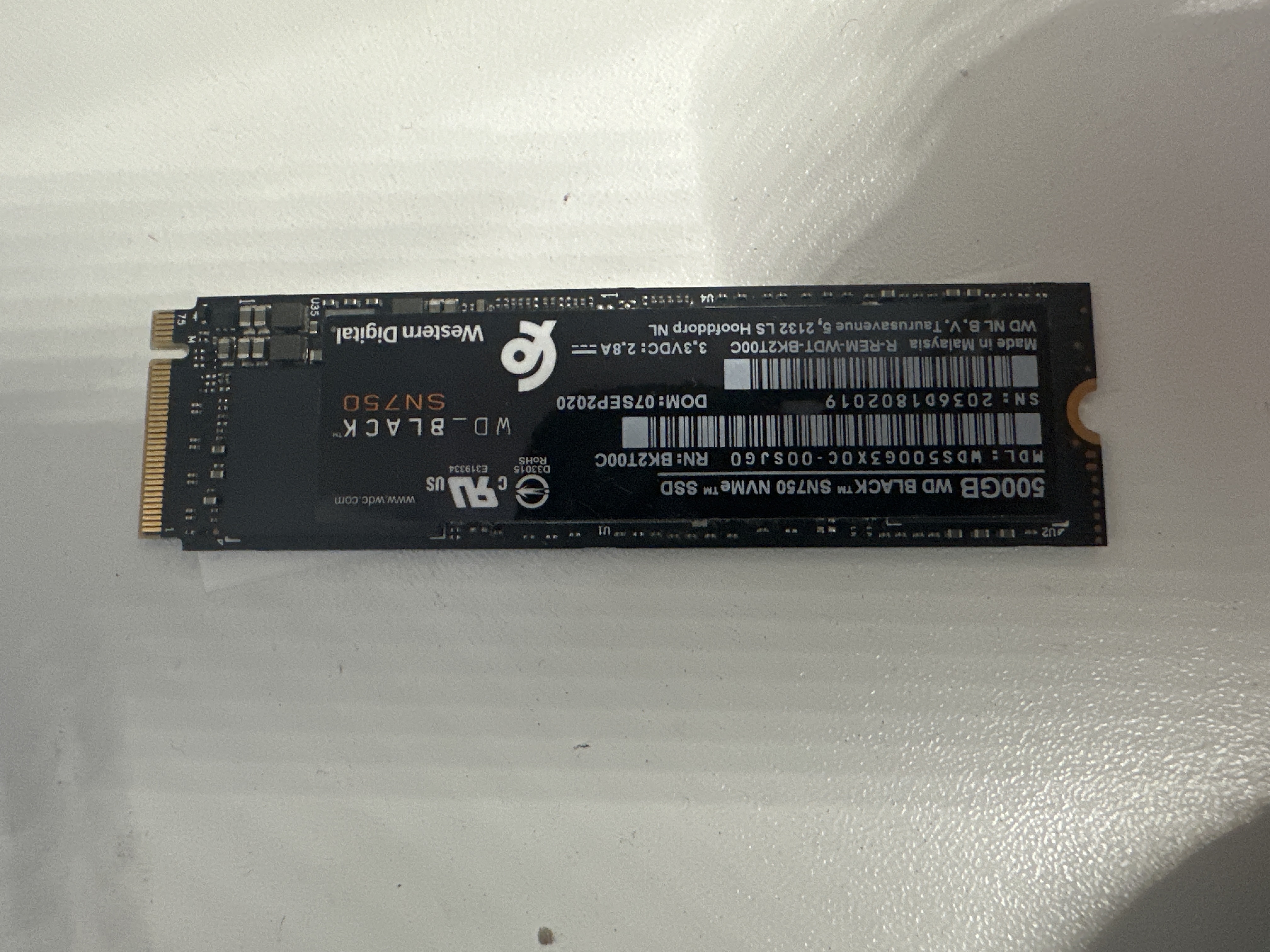 Pôvodný systémový NVMe WD Black SN750 s kapacitou 500 GB bol pri práci fyzicky oddelený a zdokumentovaný.